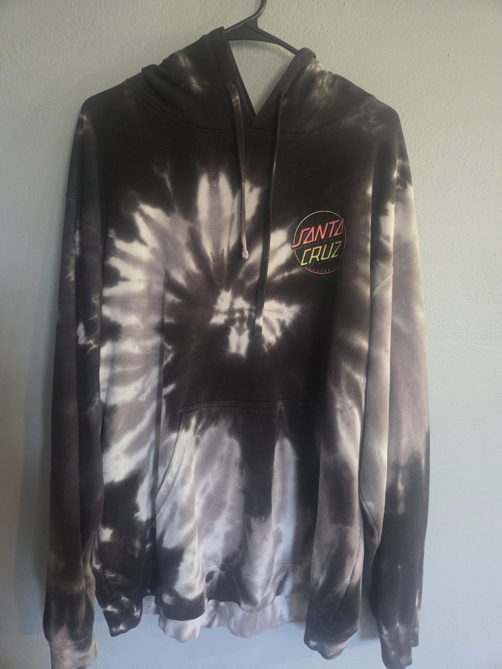 Santa Cruz Skateboards Black & White Tie-Dye Hooded Sweatshirt
